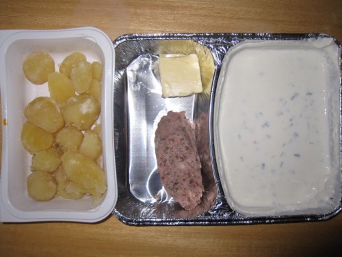 essen_20090622 Hausgemachter Quark mit Butter, Leberwurst und Salzkartoffeln