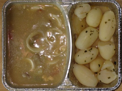 essen_20090710 Eierragout mit Champignons, Gemüse, Fleischbällchen, Kräuterkartoffeln