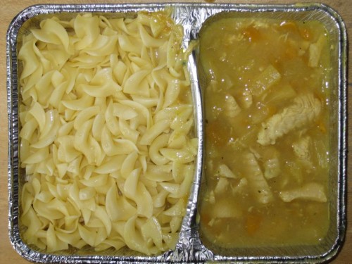 essen_20090721 Curryhuhngeschnetzeltes mit Ananas und Pfirsich, dazu Butternudeln