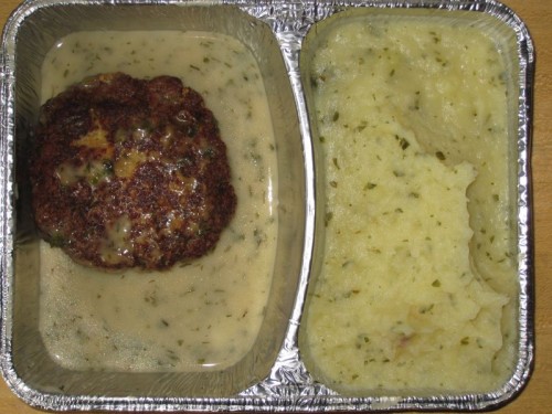 essen_20090805 Fischbulette mit Kräuterkartoffelpüree, Kräutersoße, Rohkost