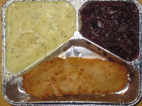 essen_20090910_3 Gebackenes Fischfilet mit Rotkraut und Dillkartoffelpüree