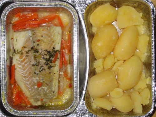 essen_20090914_1 Fisch in Folie gebacken mit Kräutern und Salzkartoffeln, Dessert