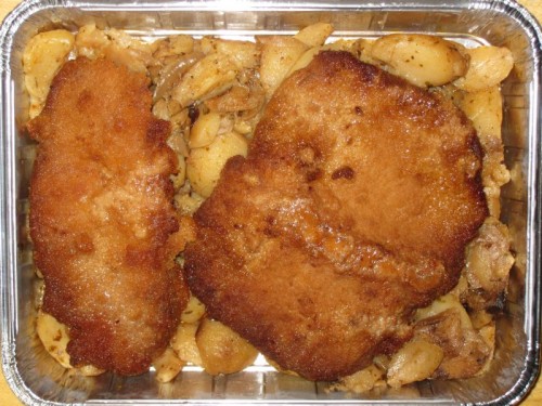 essen_20090928_2 Riesenschnitzel auf Bratkartoffeln