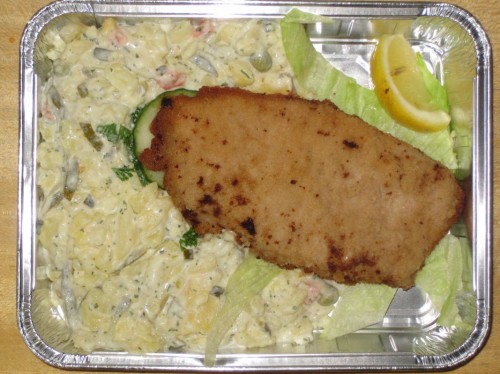 essen_20091027_2 Zartes Schweineschnitzel bunt garniert mit Pulsnitzer Kartoffelsalat