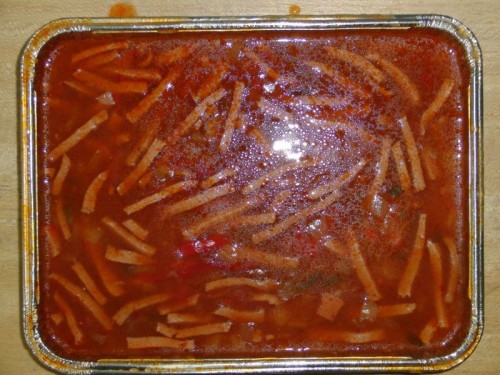 essen_20091208 Deftige Kartoffelsoljanka mit Wurststreifen, Paprika, Zwiebel, Weißbrot, Dessert
