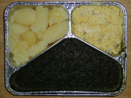essen_20091214 Schinkenrührei mit Rahmspinat und Salzkartoffeln