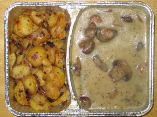 Kasslersteak "Diana" mit Cremechampignons und Bratkartoffeln