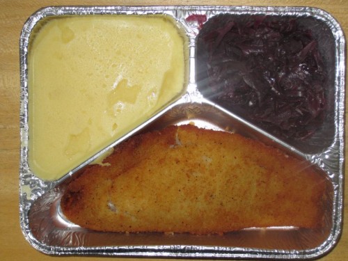 Gebackenes Rotbarschfilet mit Rotkraut, Sahnekartoffelpüree