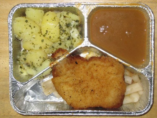 Schweineschnitzel auf Schwarzwurzelgemüse, mit Robertsoße und Kräuterkartoffeln