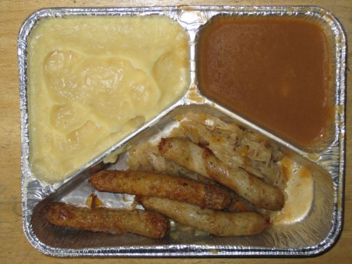 4 Nürnberger Würstchen mit Delikatesssauerkraut, Zwiebelkartoffelpüree, Senf
