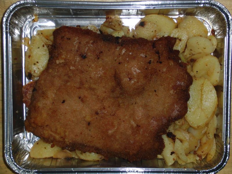 Riesenschnitzel mit Bratkartoffeln